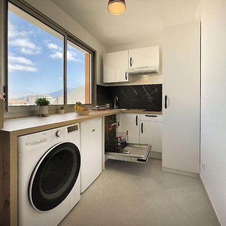 Homey Superchill - Appartement Moderne Et Tout Equipe - Netflix Et Wifi Inclus - Situe En Hyper-Centre - Proche Geneve Annemasse Exterior foto