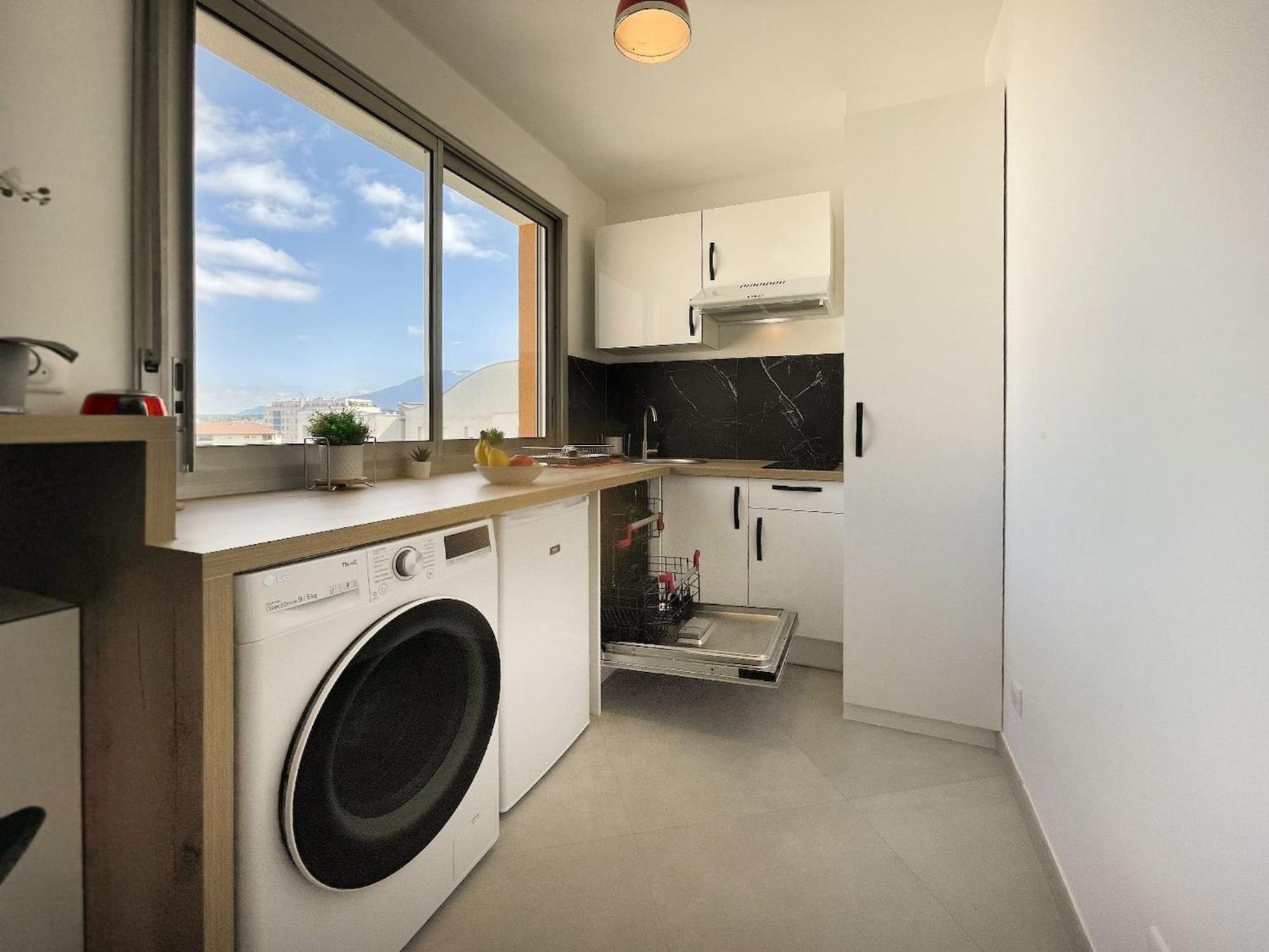 Homey Superchill - Appartement Moderne Et Tout Equipe - Netflix Et Wifi Inclus - Situe En Hyper-Centre - Proche Geneve Annemasse Exterior foto
